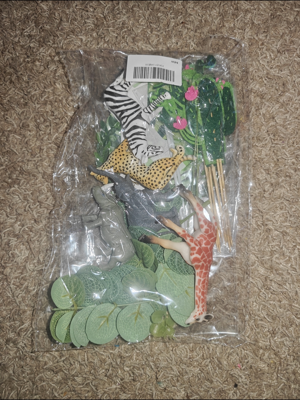 Safari Animal Cake Toppers - Giraffe, Zebra, Elephant, Cheetah With Large Leaves